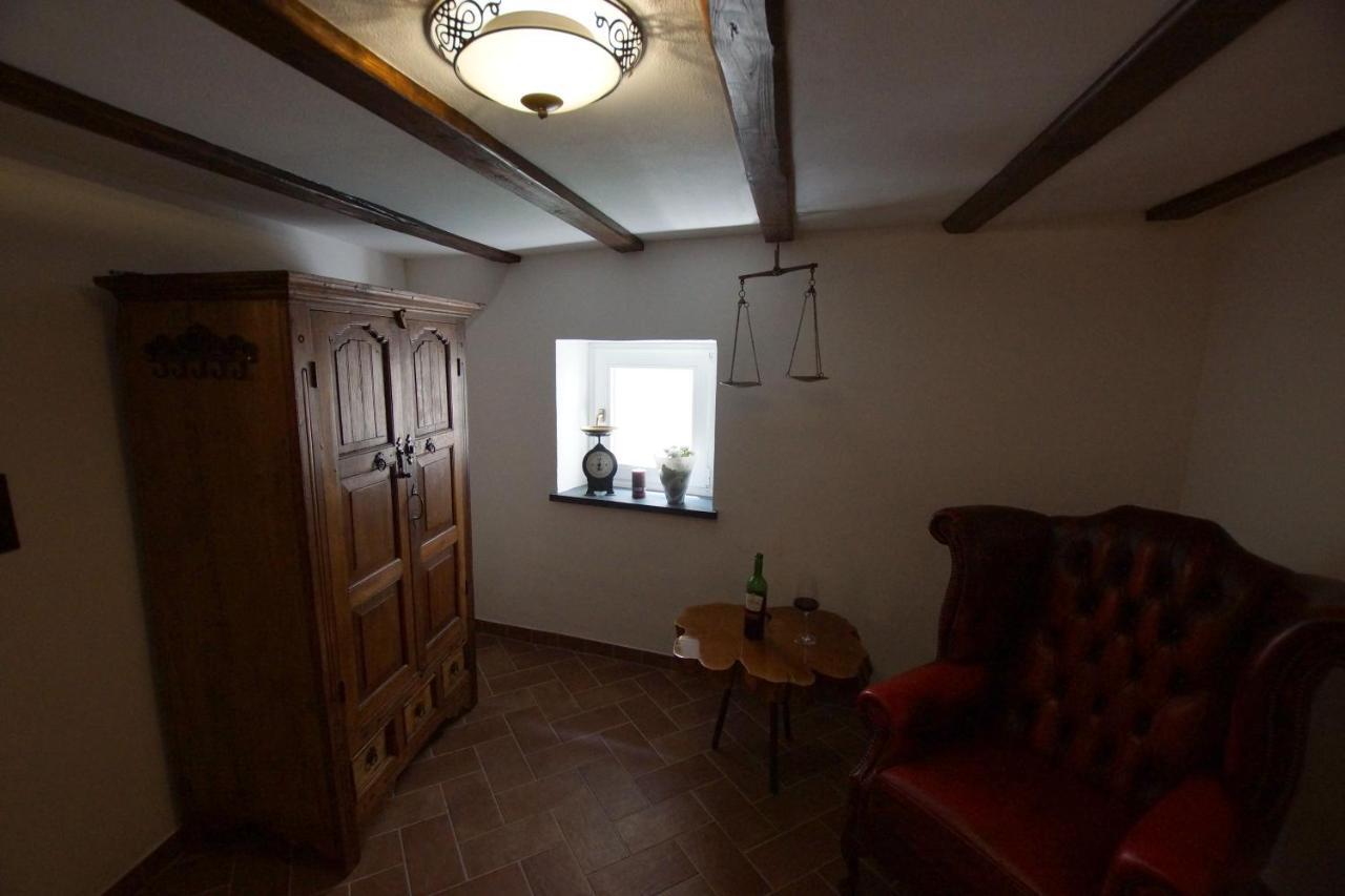 Altes Faehrhaus An Der Mosel Anno1633 Appartement Verbandsgemeinde Verbandsgemeinde Traben-Trarbach Buitenkant foto